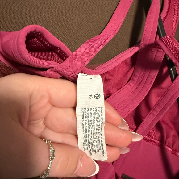 Lululemon logo train strappy bra light support B/C cup - Picture 6 of 6